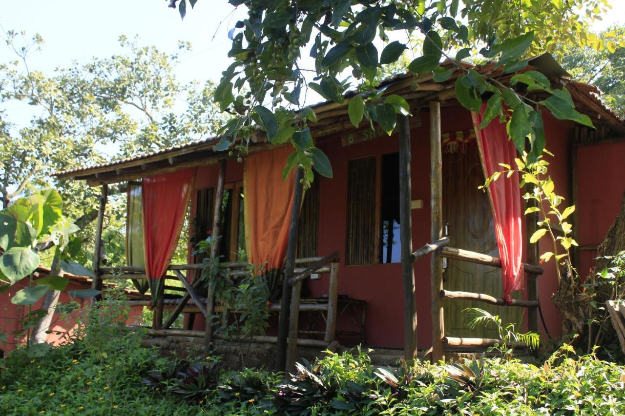 Отель Galaxy Jungle Huts Агонда Экстерьер фото