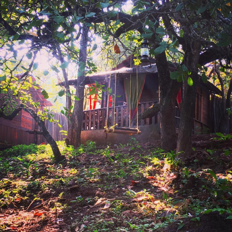 Отель Galaxy Jungle Huts Агонда Экстерьер фото